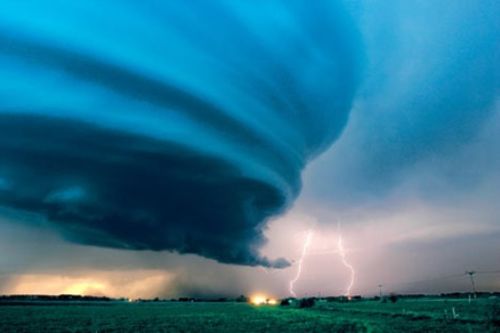 Foto Tornado yang Mengagumkan