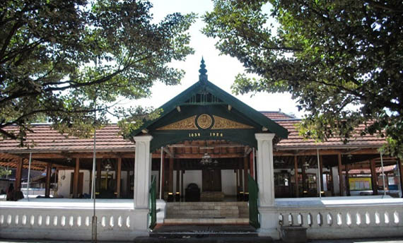 Bentuk Bangunan Peninggalan Kebudayaan Hindu Budha