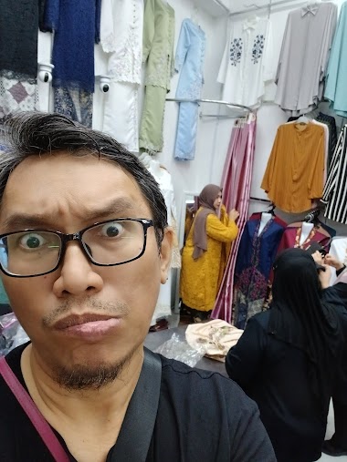 Aku dan Isteri Shopping Raya 2024