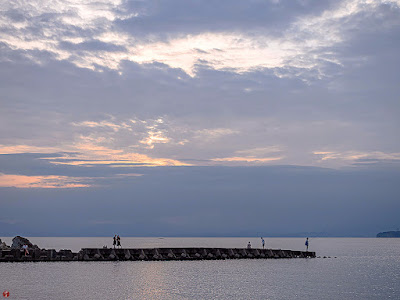 Sunset in blue: Morito-beach (Hayama)