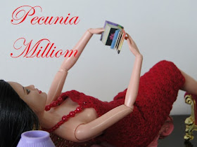 Vestido de Barbie em crochê  por Pecunia MillioM barbie lendo
