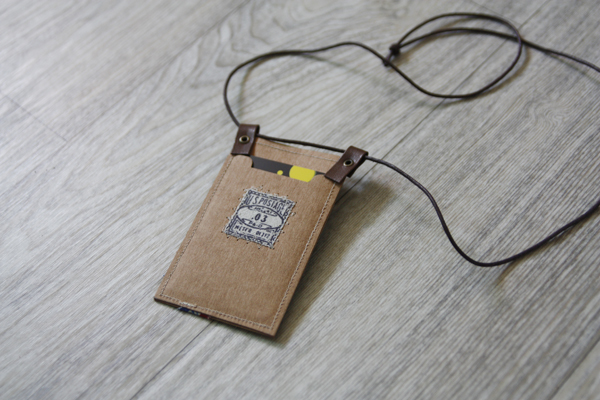 Gift Card holder with kraft tex paper. DIY tutorial in pictures.