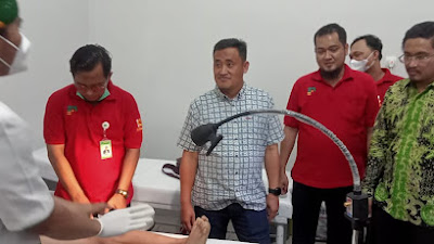   Pantau Khitanan Massal, Plt Bupati Pemalang Kunjungi Klinik Aleksy Inayati Beji 