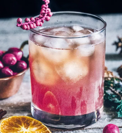 Cranberry Vanilla Old #drink #cocktail #vanilla #recipes #summer