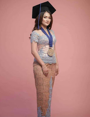 model kebaya wisuda modern terbaru