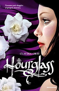 "Hourglass" di Claudia Gray