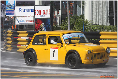 Classic Car MINI Racing