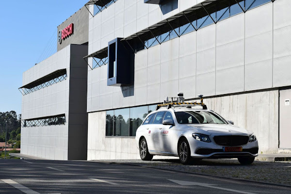 Bosch leva carros equipados com tecnologias para a condução autónoma para fora de portas