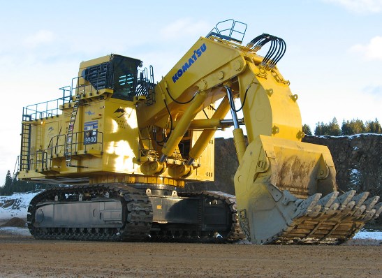 gambar truk bego KOMATSU PC8000.