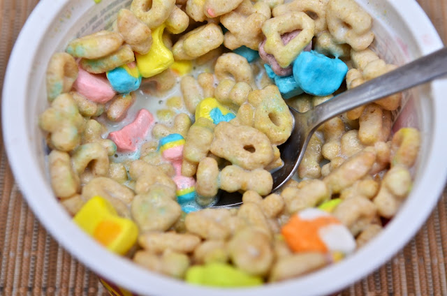 Lucky Charms - General Mills - Breakfast - Dessert - Céréales Lucky Charms test - USA - Cereals Lucky Charms - Snack - Marshmallow - Guimauves