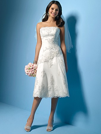 Beach Wedding Dresses Style BC001 Style BC001 is a simple style that suits 