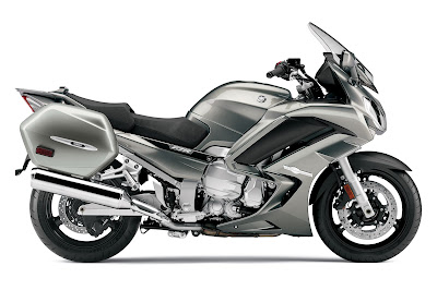 2013-Yamaha-FJR1300A-ABS-2