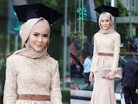 Shopee Baju Kebaya Kapel Bersama Anak Putra Wisuda