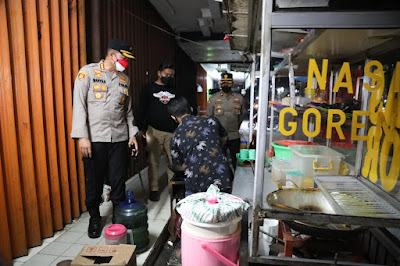 Berkah Pedagang Angkringan dan Nasi Goreng di kawasan Citra Raya, Kapolresta Tangerang Borong Dagangannya