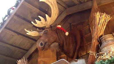 Singing reindeer at the Manchester markets