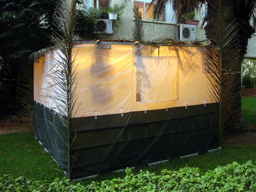 Unique Pictures Of Sukkot Huts