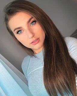 Kumpulan Model Cantik asal Amerika Elizabeth Zaks