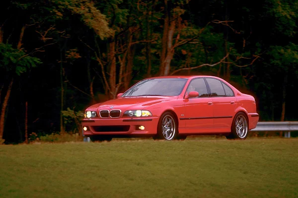 BMW M5 (E39) 1999-2000: fotos e especificações 