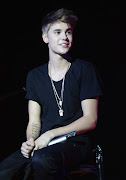 Justin Bieber performing in Milan (Photos HQ) (justin performing in milan hq )