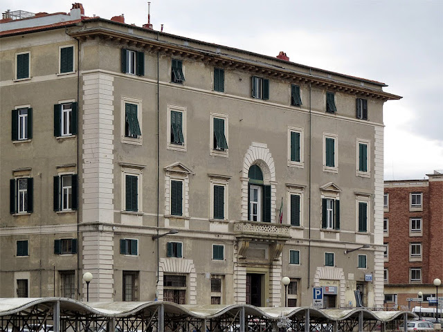 Palazzo Squilloni, scali Cialdini, Livorno