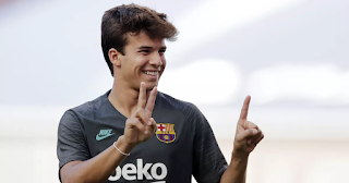Source confirms Riqui Puig staying at Barcelona after talks between club and agent