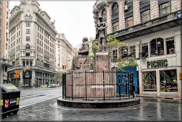 Monumento a Roque Saen Peña en Florida y Dgnal Norte,Buenos 