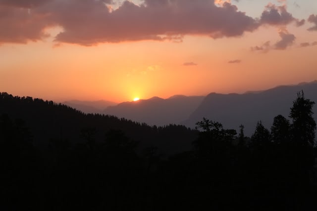 Mesmerizing sunrise from kedarkantha peak