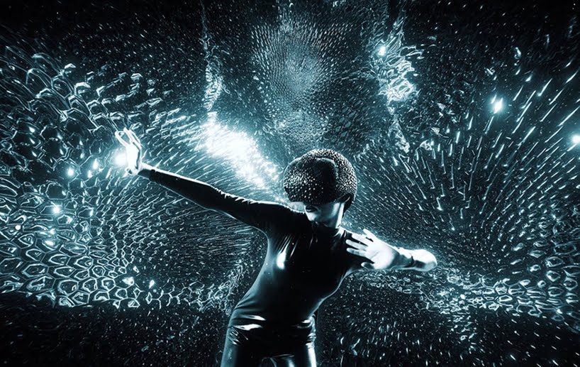 Una escultura interactiva establece un puente entre el mundo físico y el digital