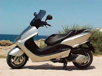 New Elegance Scooter - Yamaha Majesty 125CC 2010 1