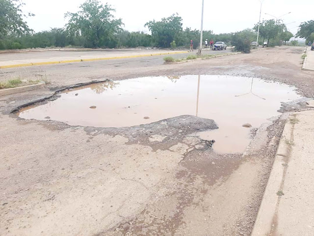 CONDUCTORES HACEN MANIOBRAS PARA PASAR POR LA LISÍMACO GUTIÉRREZ