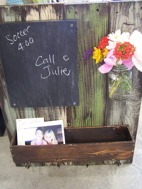 distressed reclaimed wood message center http://bec4-beyondthepicketfence.blogspot.com/2011/07/in-distress.html