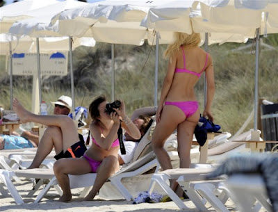 Michelle Hunziker Hot Pink Bikini In Formentera6