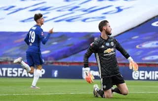 Paul Scholes defends De Gea after Chelsea howler: He will be back