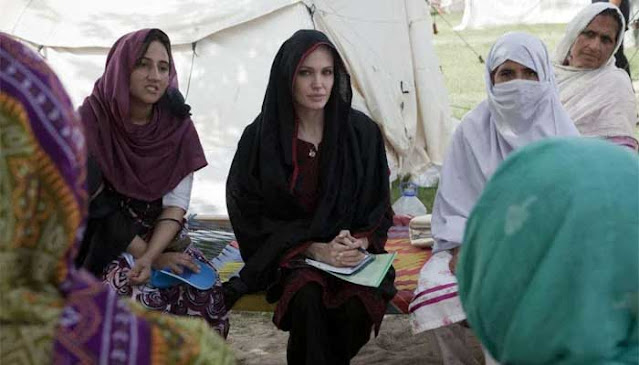 Angelina Jolie Reached Pakistan To Help Flood Victims