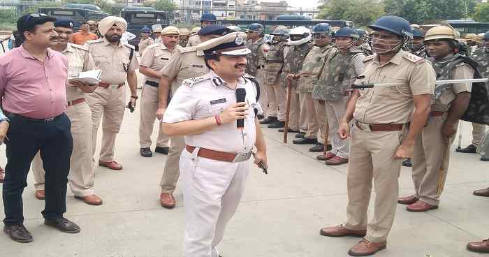 faridabad-police-commissioner-vikar-arora-visit-ballabgarh