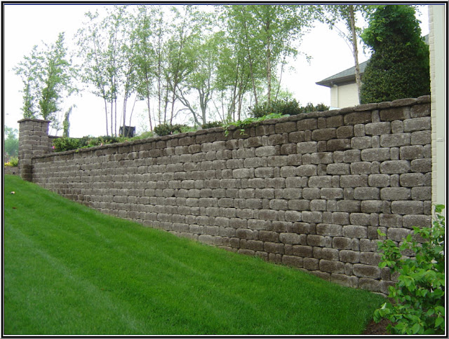 Brick Retaining Wall4