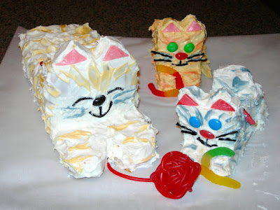 Mommy Cat and Kitten Birthday Cake Gallery