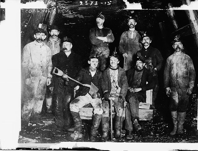 Coal miners (LOC) / The Library of Congress