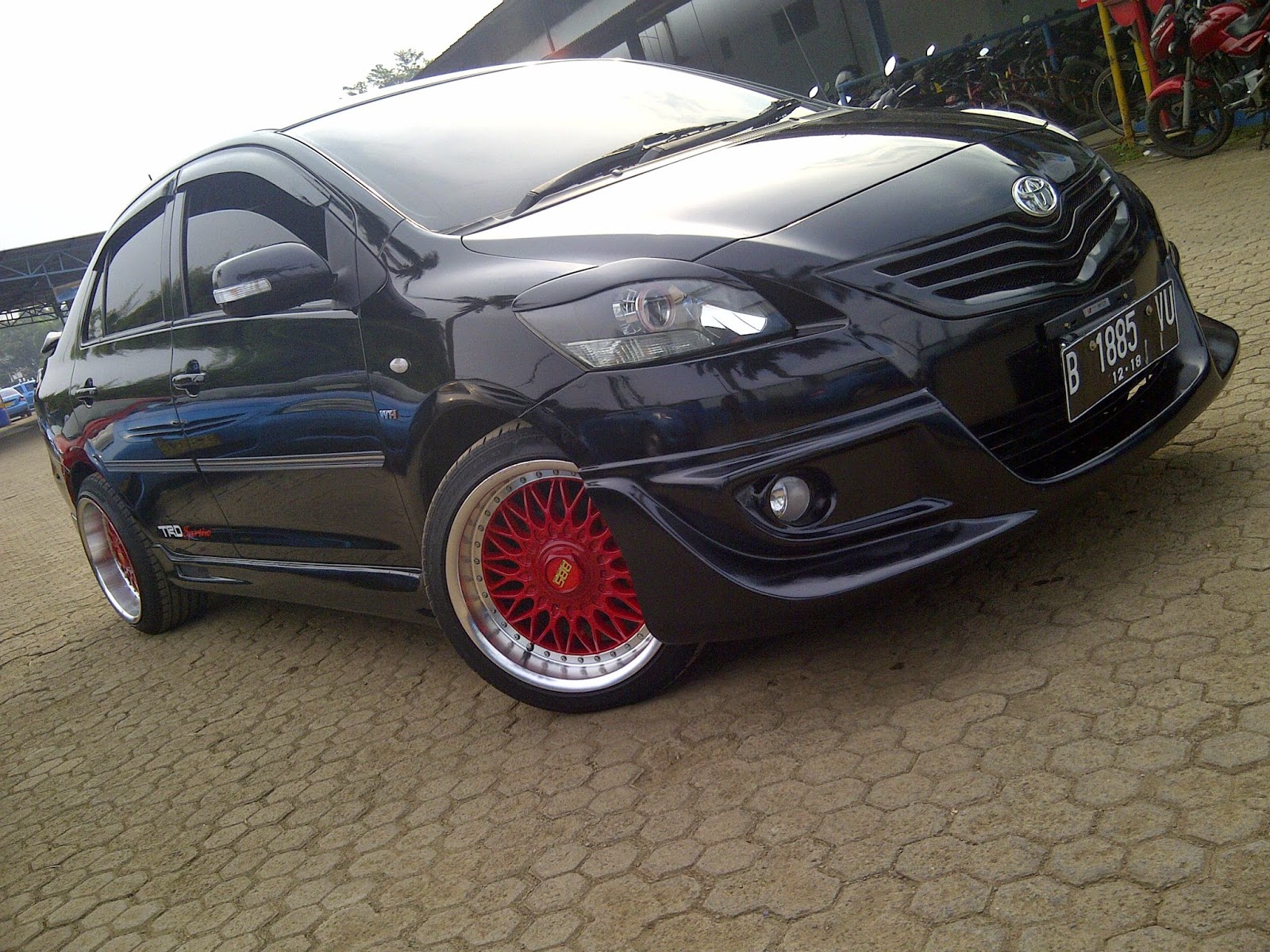 HASIL MODIFIKASI VIOS LIMO 2007 UP EKSTERIOR F12 AUTO