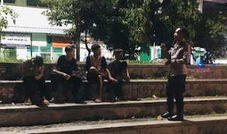 Polsek Mantrijeron Patroli Lapangan Minggiran Suryodiningratan dan Himbau Remaja Kembali ke Rumah