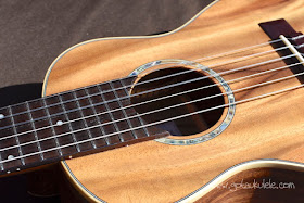 Noah Guitalele Ukulele sound hole