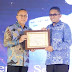  Duo Penghargaan Nasional Diterima Wako Hendri Septa Dari Mendag RI