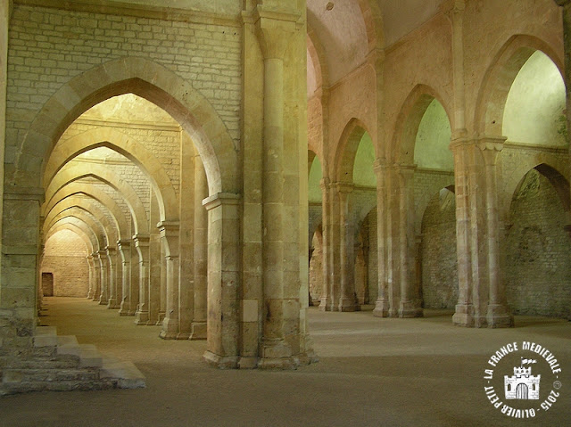 MONTBARD (21) - Abbaye de Fontenay : l'abbatiale