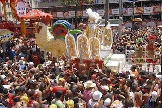 http://mundoestranho.abril.com.br/cultura/qual-e-a-origem-do-carnaval/