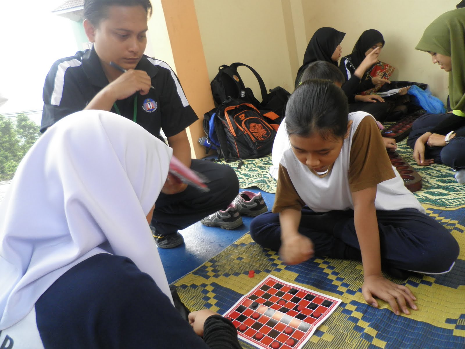 PUSAT SUMBER SEKOLAH: Karnival Permainan Tradisional