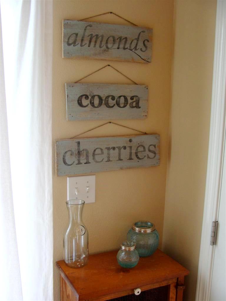  dumpling: Tutorial: Vintage-looking painted sign from salvaged wood