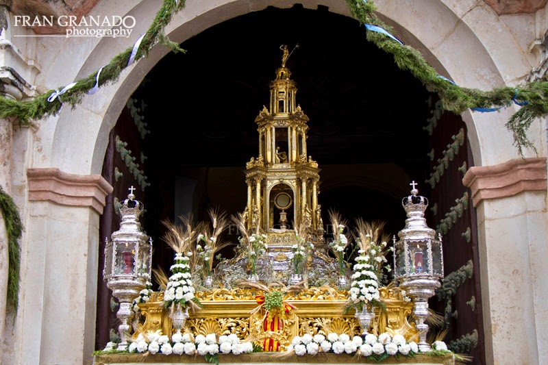 http://franciscogranadopatero35.blogspot.com/2014/06/corpus-christi-de-marchena-declarado-de.html