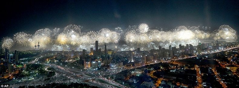 kuwait-fireworks-1 kuwait-fireworks-1