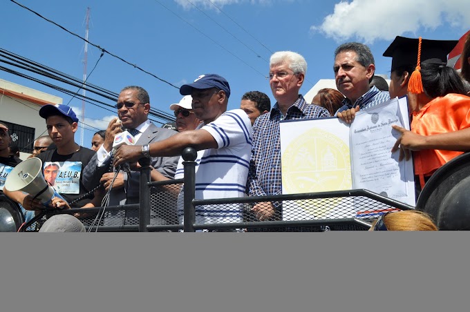 RECTOR DE LA UASD SE UNE A CAMINATA CONTRA LA VIOLENCIA EN BANI; RECLAMAN ESCLARECIMIENTO ASESINATO DIRIGENTE ESTUDIANTIL JUNIOR BÁEZ