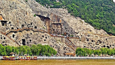 Longmen Grottoes, Candi Gua Buddha yang Megah di China